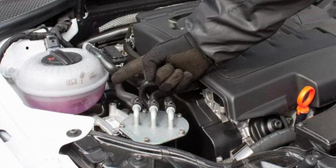 Prečo zle osvetlené kachle v aute: nízka hladina chladiacej kvapaliny alebo vzduchové kapsy
