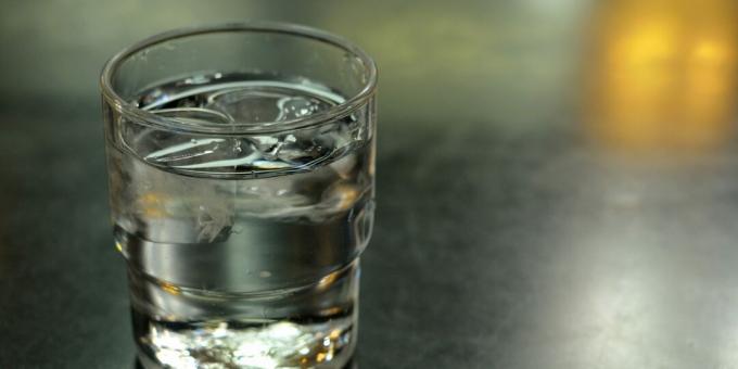 Ľudské telo potrebuje 8 pohárov vody denne.