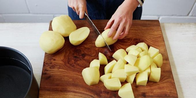 Ako a koľko variť očistené zemiaky