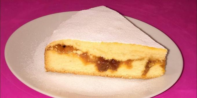 Piškótový torta s marmeládou