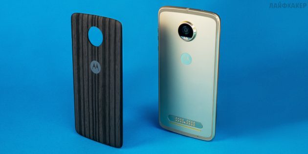 Moto Z2 Play: dekoratívny panel