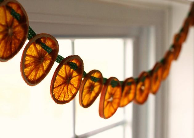 Vianočný strom dekorácie: sušené pomaranče