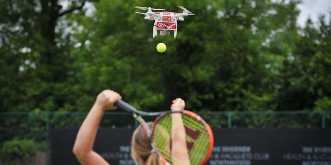 Drone pomáha tenisti