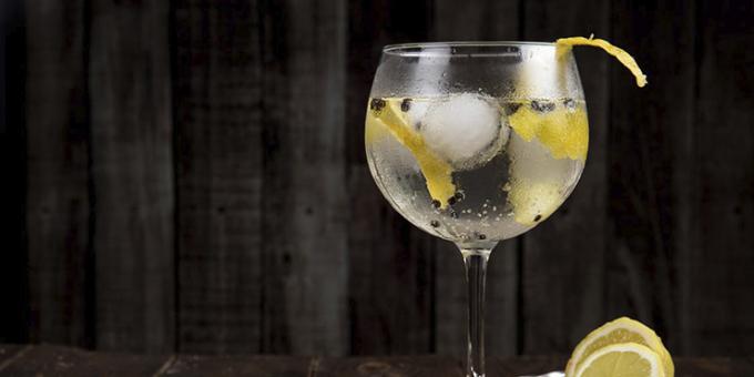 Klasické alkoholické nápoje: Gin s tonikom