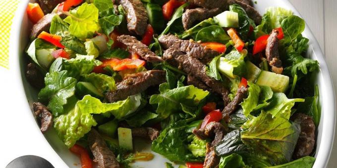 Hovädzie jedlá: Pikantné šalát s hovädzím mäsom a bylinkami