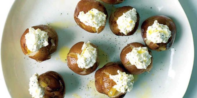 Recepty s novými zemiakmi: Pečené nové zemiaky plnené ricottou