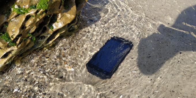 Chránené smartphone Poptel P9000 Max: Pod vodou
