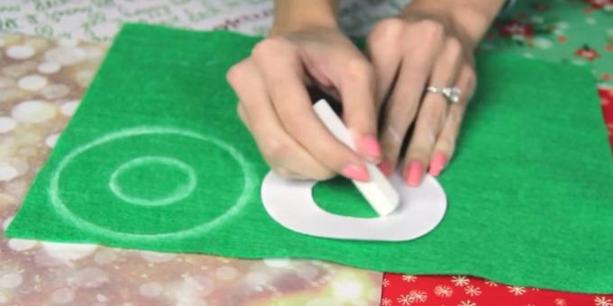 Vianočné hračky vlastnými rukami: Vytvorte vzor a kružnicu