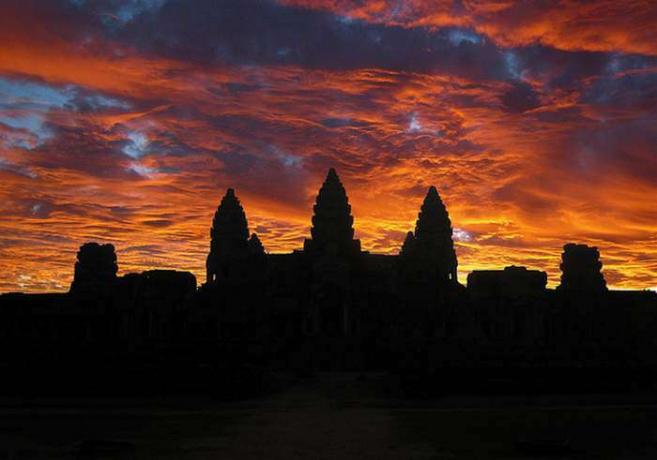 Sunset v Kambodži
