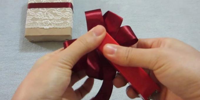 Ako vyrobiť luk: pripevnite pásku