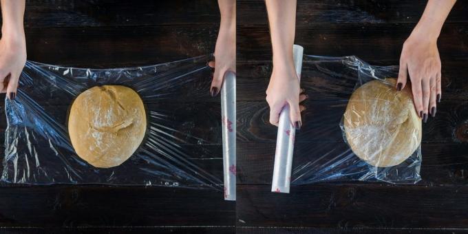 Torta Medovník: Wrap cesto do plastovej fólie 