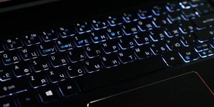 Acer Swift 7: Podsvietená klávesnica