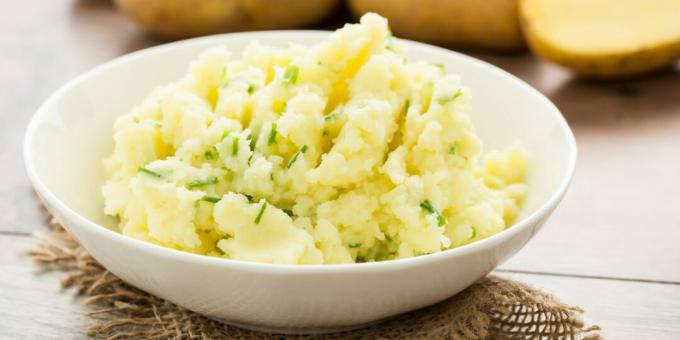 Chebureks so zemiakmi a bylinkami: jednoduchý recept na plnenie