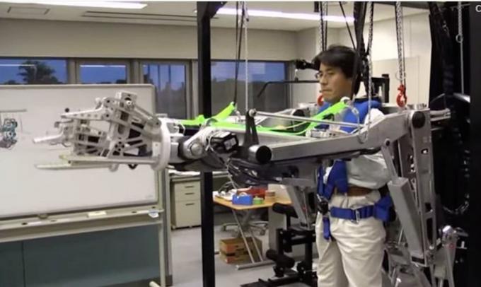 Technológia budúcnosti: stavitelia budú používať exoskeletons