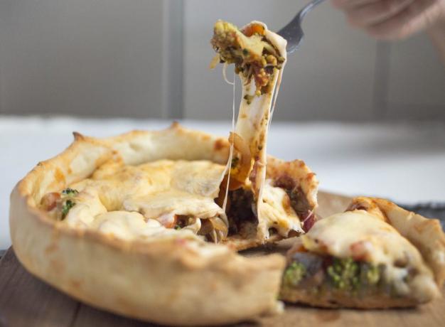 syr pizza, pizza so syrom a zeleninou