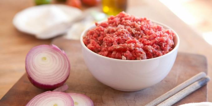 Chebureks s mäsom: jednoduchý recept na plnenie
