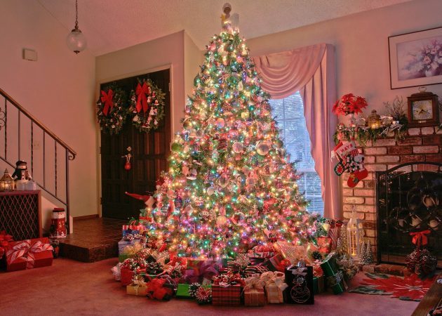 Zdobenie vianočného stromu: Ako nainštalovať