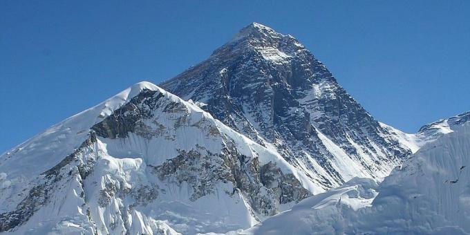 Mount Everest rastie