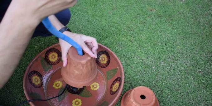 Ako vyrobiť fontánu vlastnými rukami: nainštalujte čerpadlo a veľký kvetináč