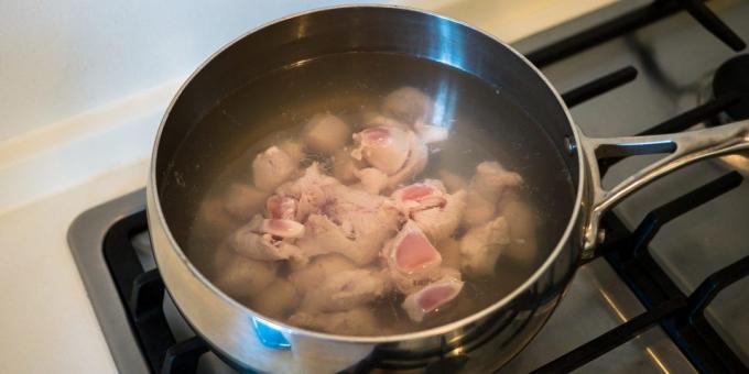 Quiche s kuracím mäsom a hubami: variť filé