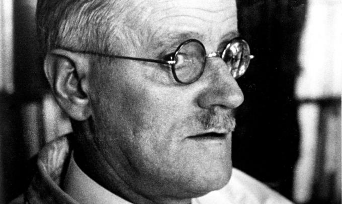 James Joyce, írsky spisovateľ a básnik