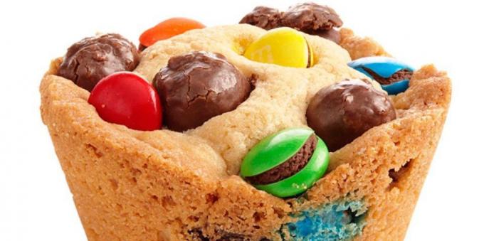Recepty chutné sušienky: košíčky s M & M
