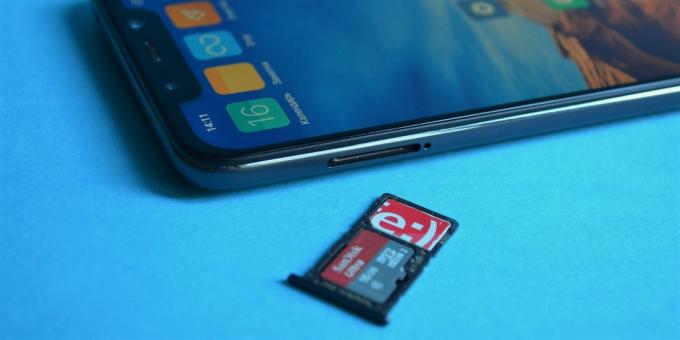 preskúmanie Xiaomi Pocophone F1: Zásobník