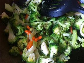 Recept: brokolica s ustricovú omáčkou