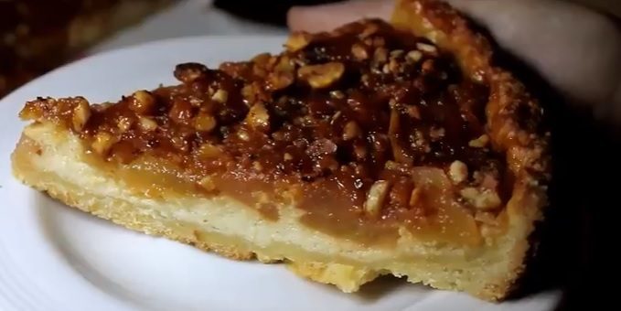 torta recept s hruškami: Tortu s karamelizovaných hrušky, orechy a ricottou
