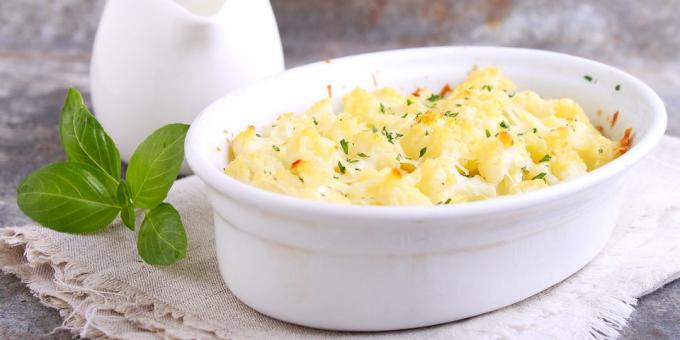 Karfiol v rúre s kyslou smotanou, majonézou a vajec: najlepší recept