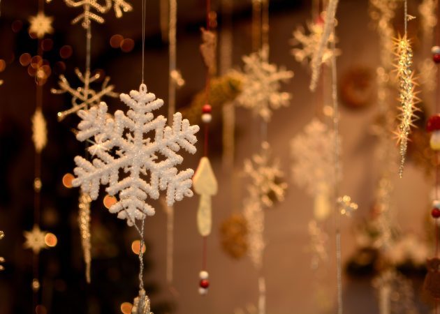 Ozdobiť vianočný strom: Snowflake Papierové
