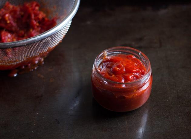 paradajka jam: hotový výrobok
