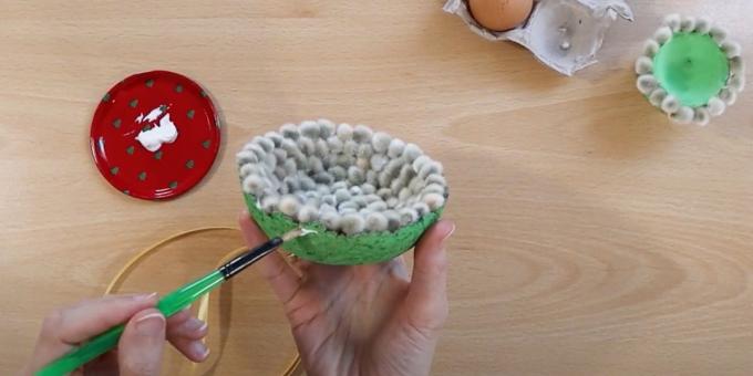 DIY veľkonočné remeslá: namaľte tanier a nalepte vŕbu