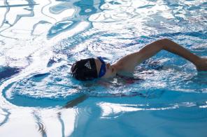 Ako vyzdvihnúť vybavenie pre beh a plávanie