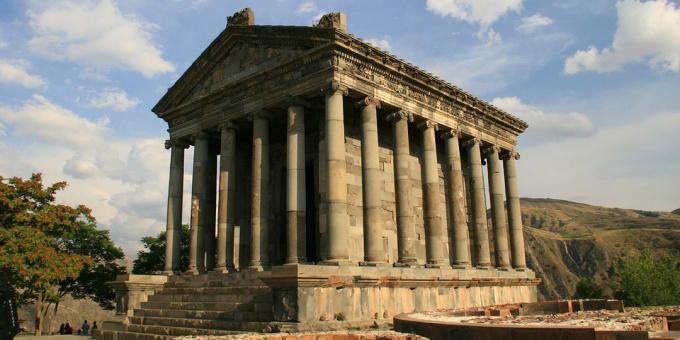 SNS: pohanský chrám Garni Arménsko