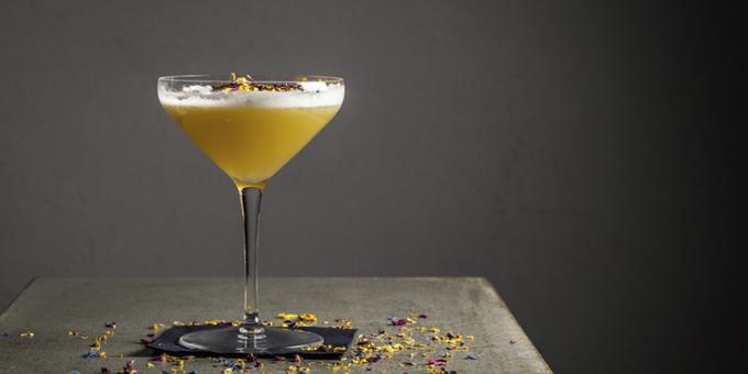 Čo je potrebné pripraviť sa na Nový rok: 10 klasické alkoholické nápoje, ktoré nejdú z módy