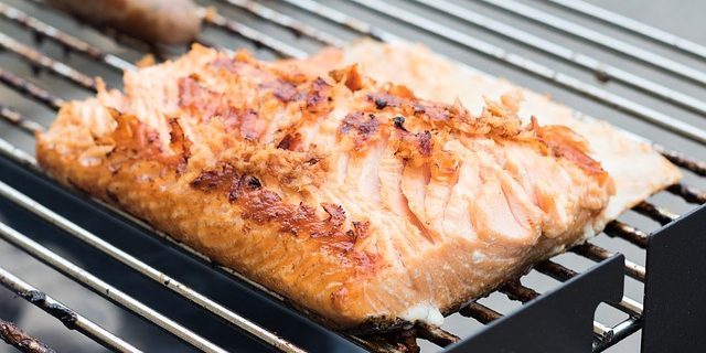 Recepty na gril: losos s soy-medovej marináde