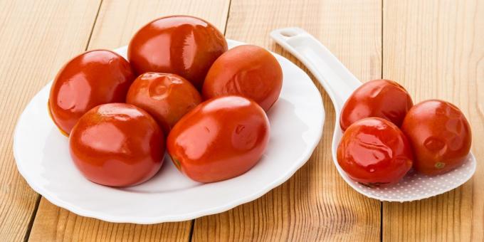 Ako naložiť paradajky s bylinkami a cesnakom