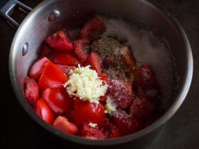 Jednoduchý recept na chutnú rajčinovou jam