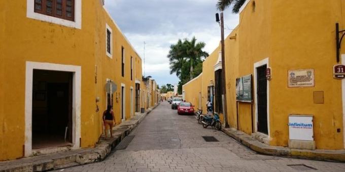 Yellow street Izamal