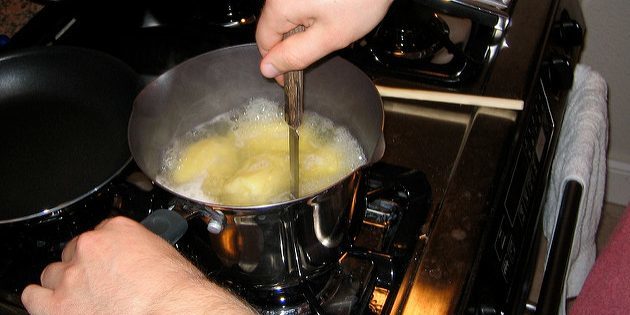 Recept na zemiakovou kašou: Zemiaky ochota ku kontrole nôž