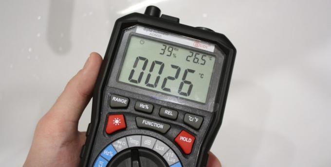 Multimeter ADM 30: presnosť merania