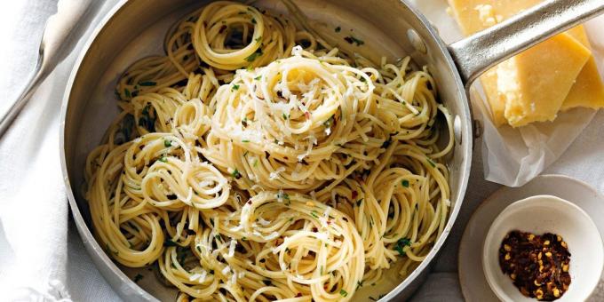 Pokrmy s cesnakom: špagety aglio olio