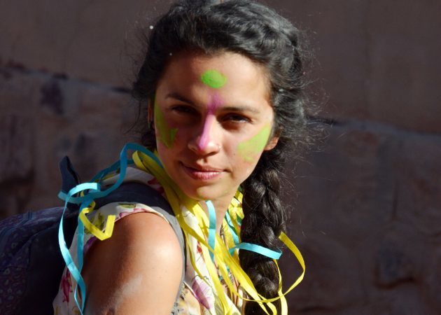 Návšteva Argentína: žena na karnevale