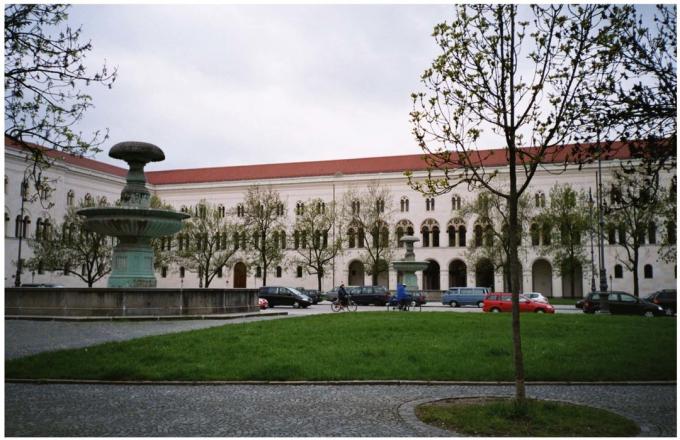 Mníchovská univerzita