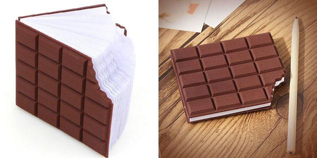 Notebook vo forme pohrýzol čokoláda