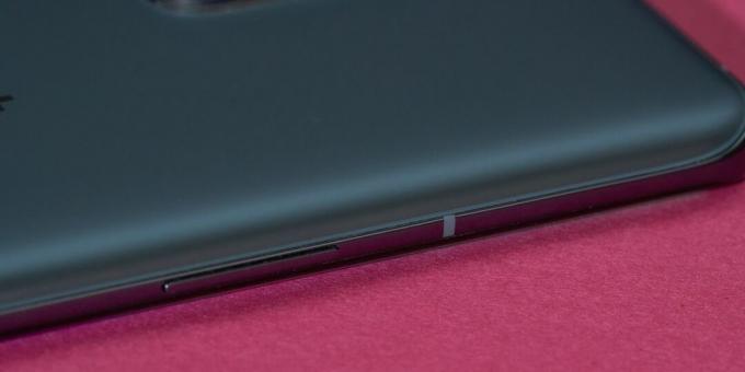 OnePlus 9 Pro: Dvojitý ovládač hlasitosti na ľavej strane