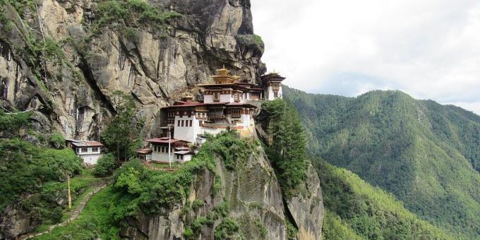 Asian území vedome láka turistov kláštora Tigrí hniezdo, Bhután