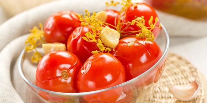 Ako naložiť paradajky, cesnak, chren a horčica zrna