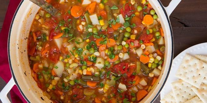 zeleninové polievky: polievka s mrkvou, kukuricou, hrášok a zelenej fazule